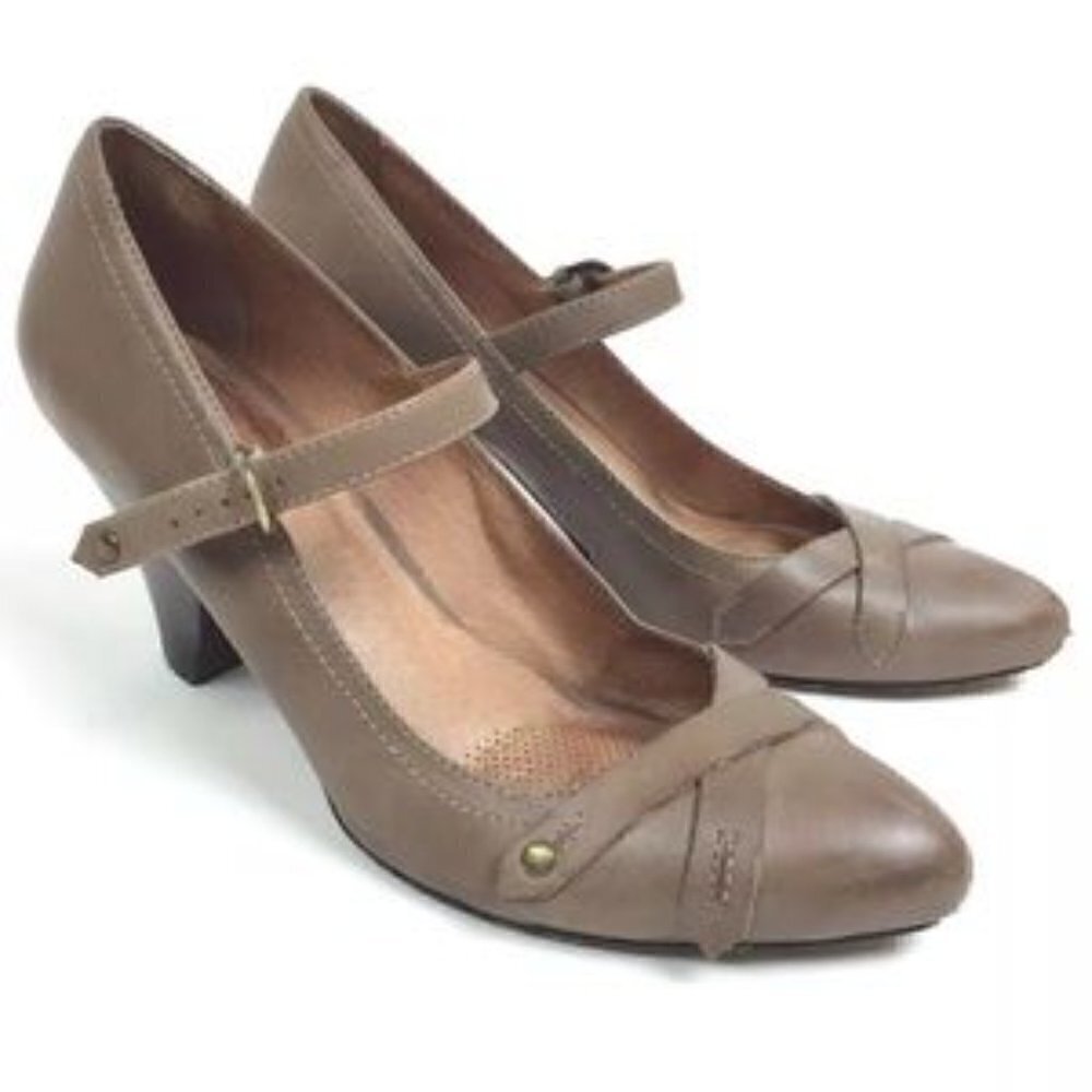 CORSO COMO Leather Heeled Mary Janes Women's size 7.5 Gray Pointed Toe